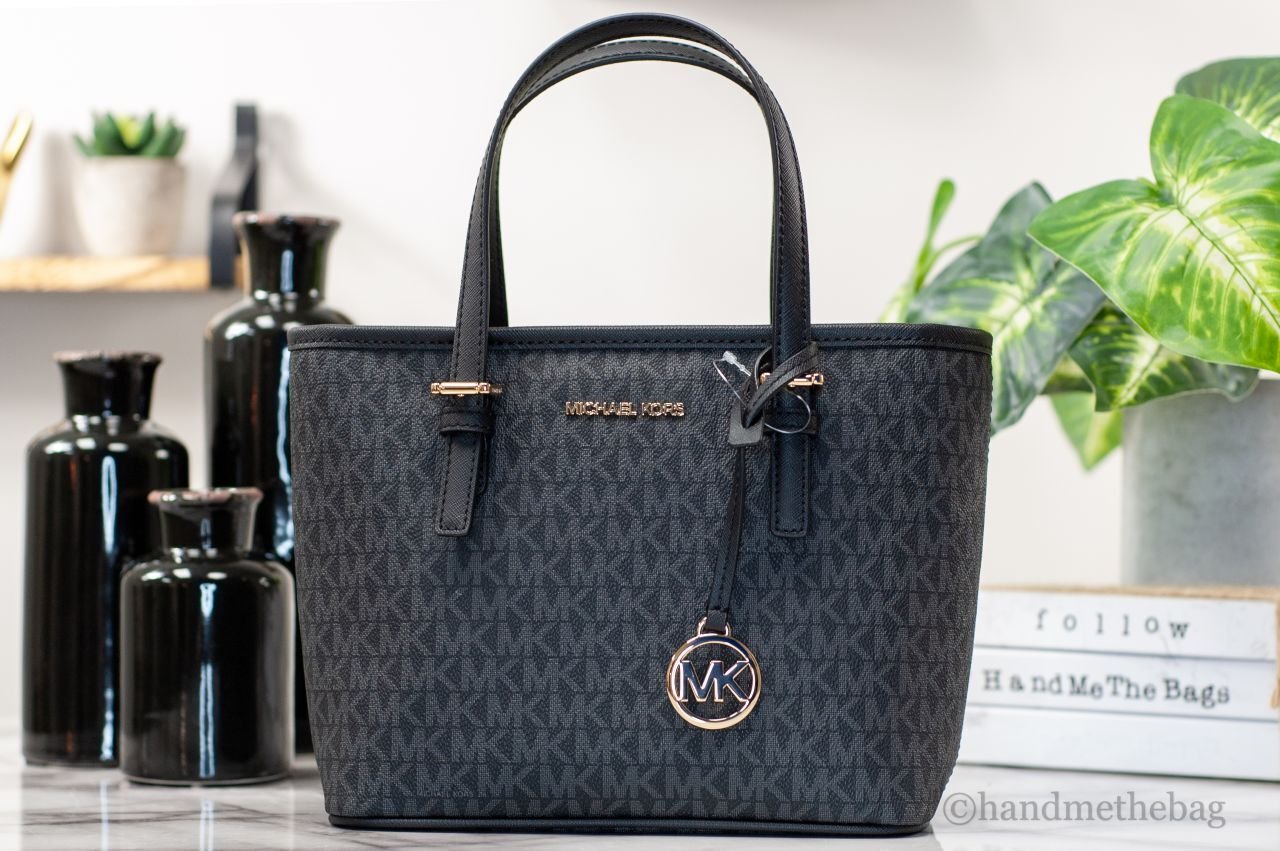 Michael kors juoda odinė moteriška rankinė su auksinėmis detalėmis - Image 3